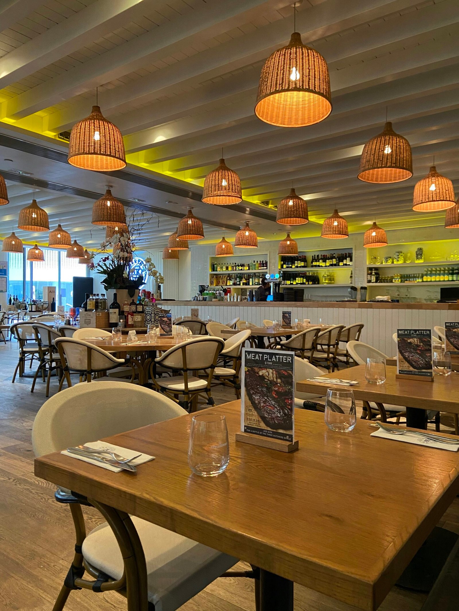 Best Places to Eat in Ikeja: How to Choose a Restaurant for Any Occasion